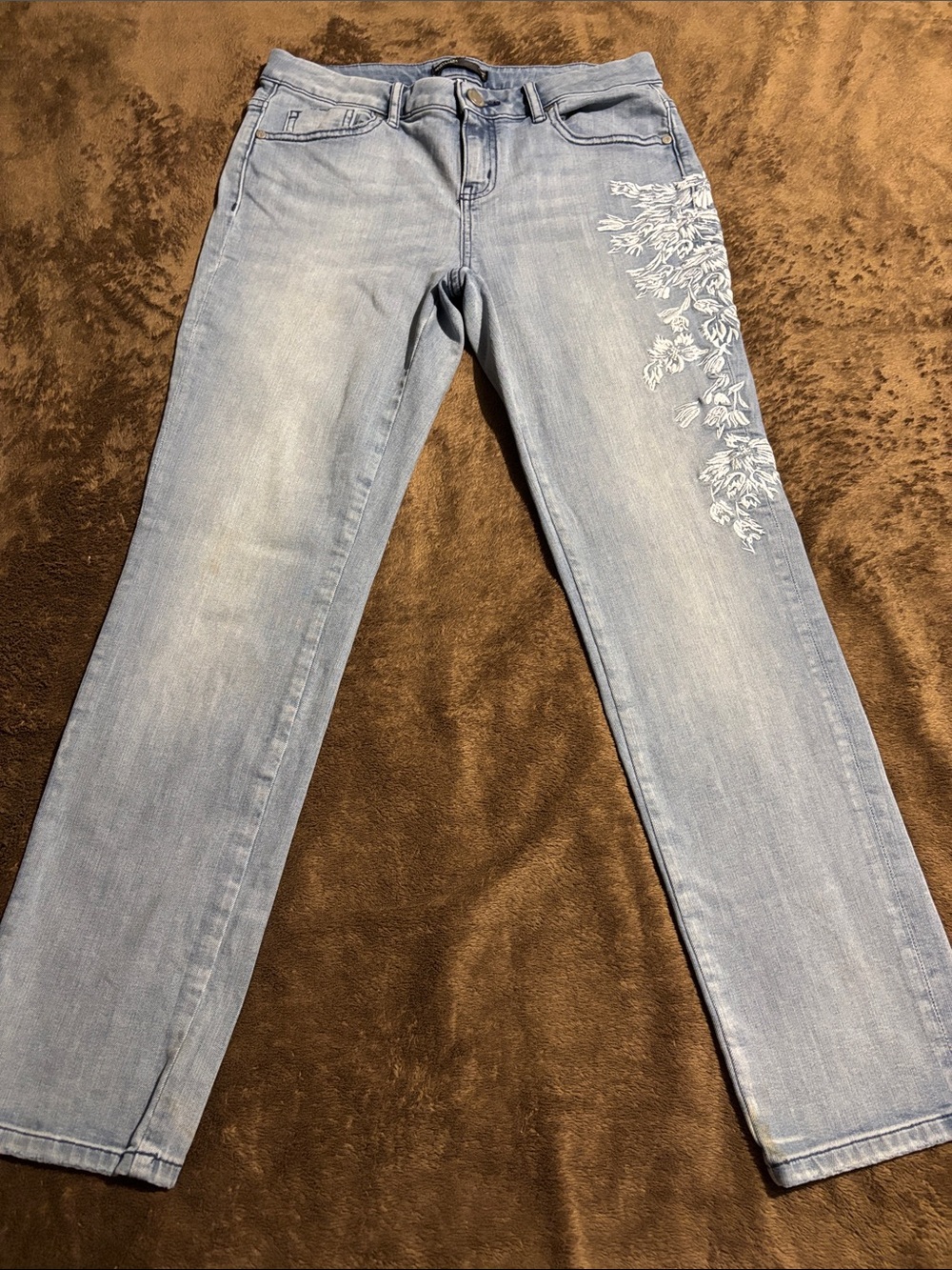 Simply Vera Wang Embroidered Denim Capri Jeans